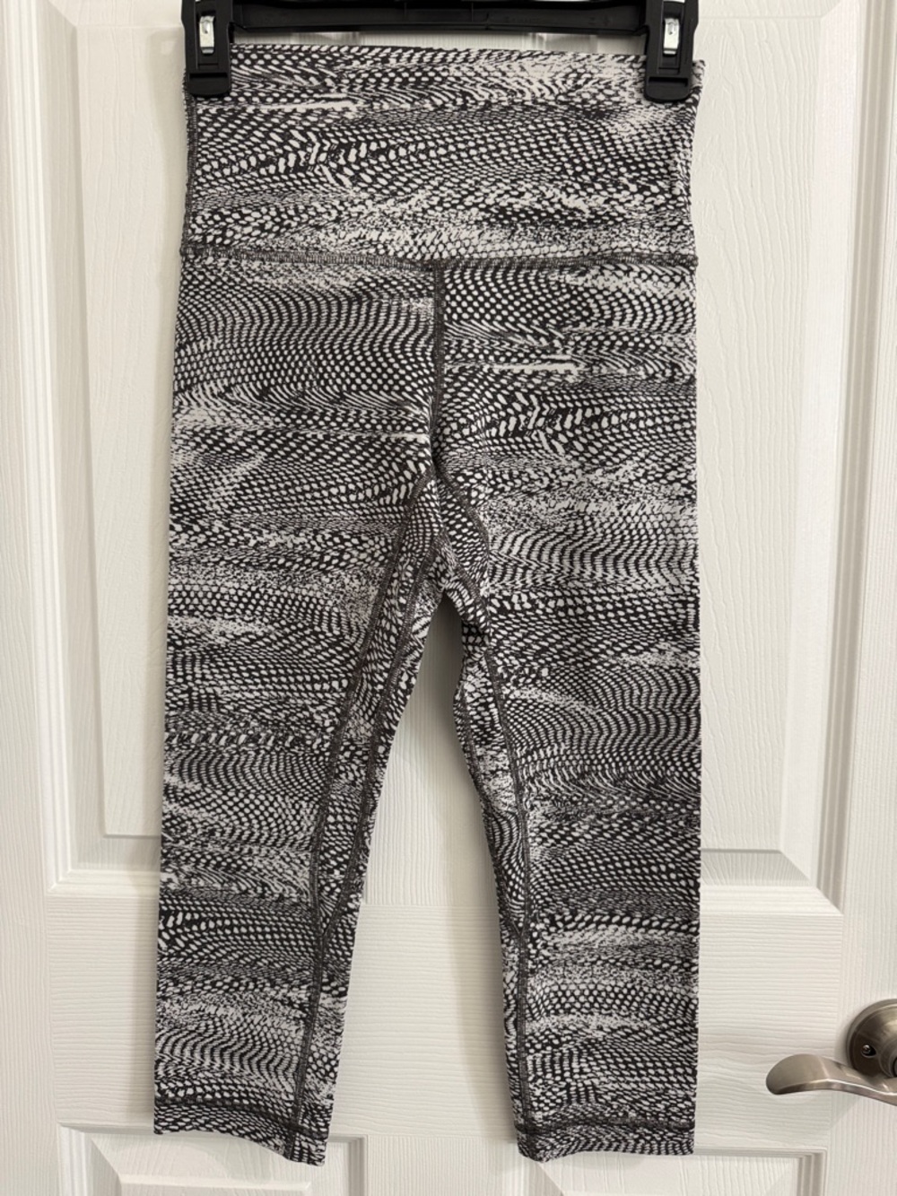 SZ 4,Lululemon Align Snakeskin Pattern Cropped Leggings 21” Inseam